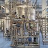 Des cuves et des kilomètres de tuyaux : bienvenue au sein de Biotech Open Plateform